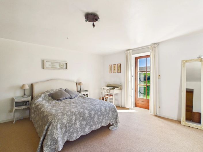 Image No.5-4 Bed House for sale