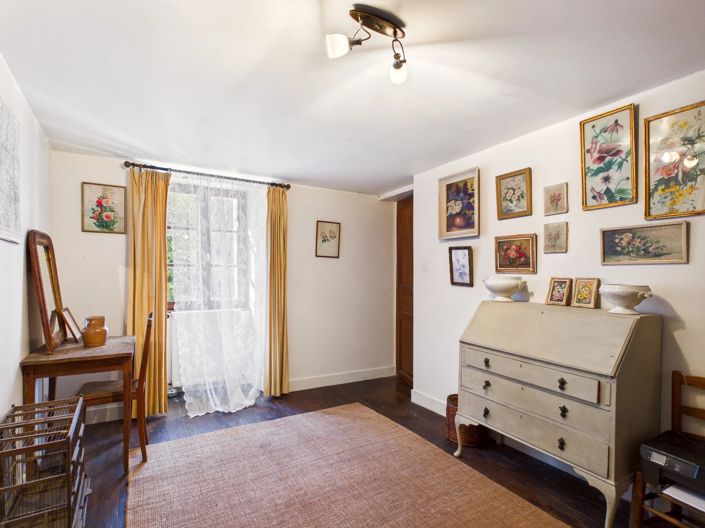 Image No.6-4 Bed House for sale