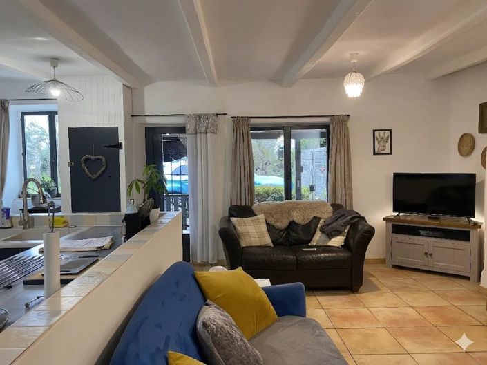 Image No.6-5 Bed House for sale