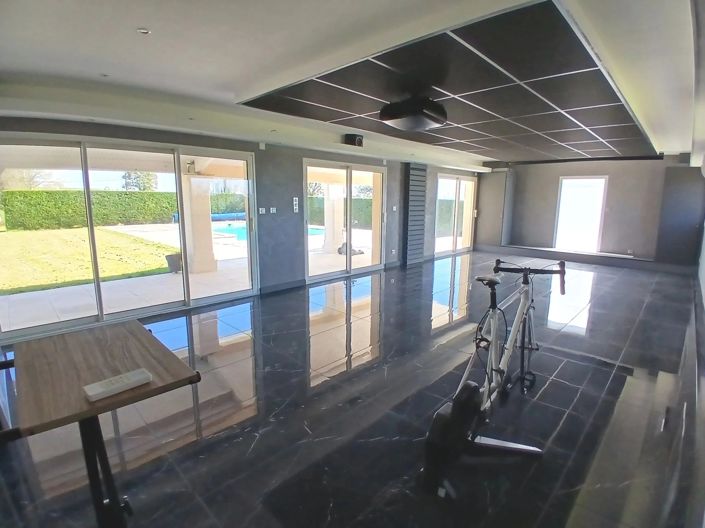 Image No.5-5 Bed House for sale