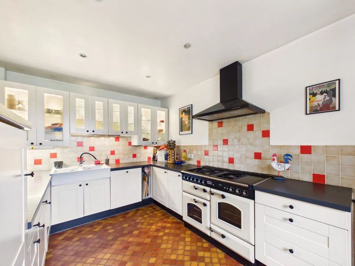 Image No.11-2 Bed House for sale