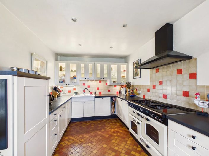 Image No.4-2 Bed House for sale