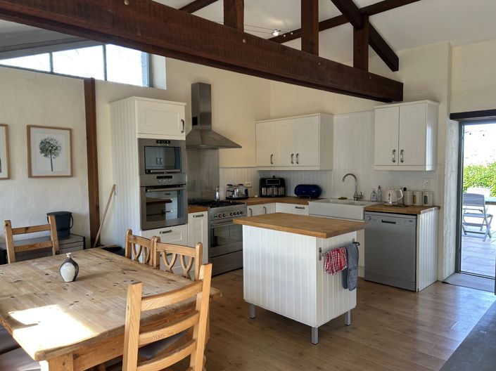 Image No.11-6 Bed House for sale