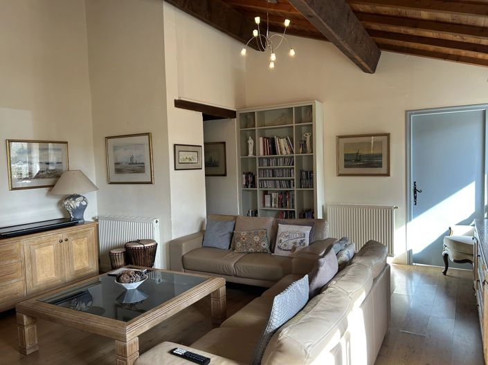 Image No.14-6 Bed House for sale