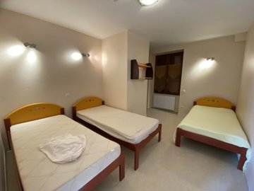 a76ff5c92b2e82e4777dcf941c833de17086b004e9403