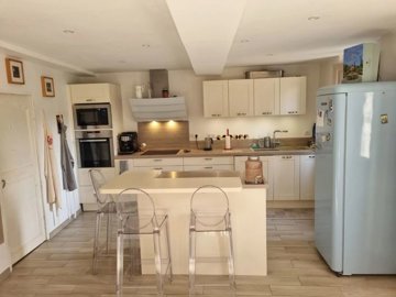 688624427a6f5ea9b0190048a7daeae05a232d9abe160