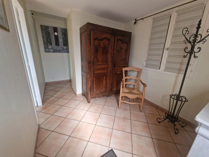 Image No.6-5 Bed House for sale