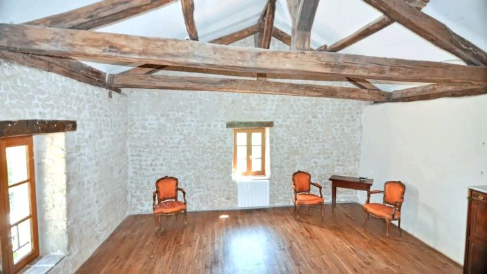 Image No.8-3 Bed House for sale