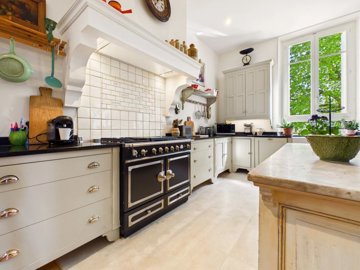 835515a56b982159b2f1426cf40744441d05404596200