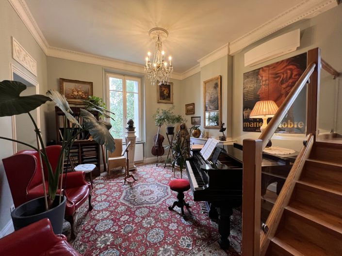 Image No.6-4 Bed House for sale