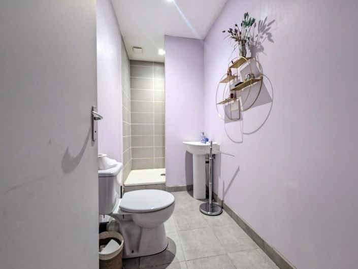 Image No.9-5 Bed House for sale