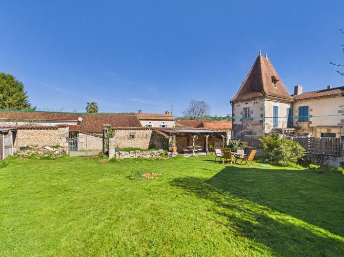 Image No.2-6 Bed House for sale