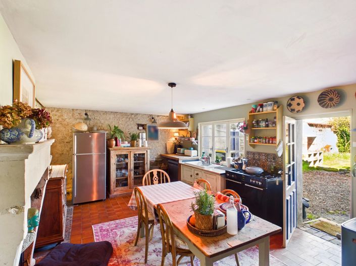 Image No.4-6 Bed House for sale