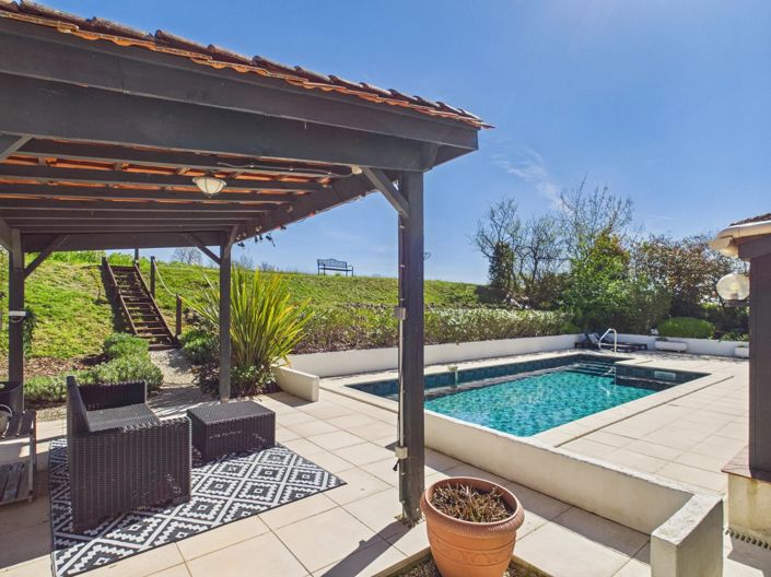 Image No.15-3 Bed Village House for sale