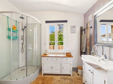 7e4338adb22193c5b271feceee8c372fd596f174b8200