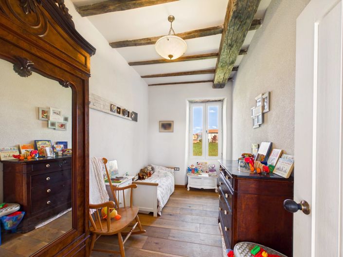 Image No.10-5 Bed House for sale