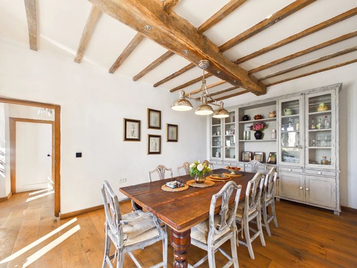 Image No.6-5 Bed House for sale