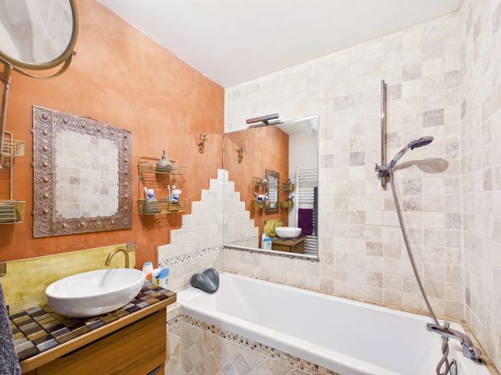 Image No.9-4 Bed House for sale