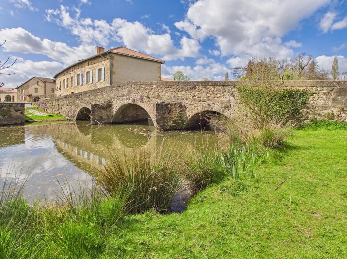 Image No.11-3 Bed Village House for sale