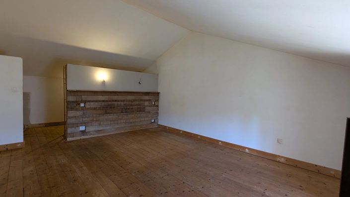 Image No.8-2 Bed Village House for sale