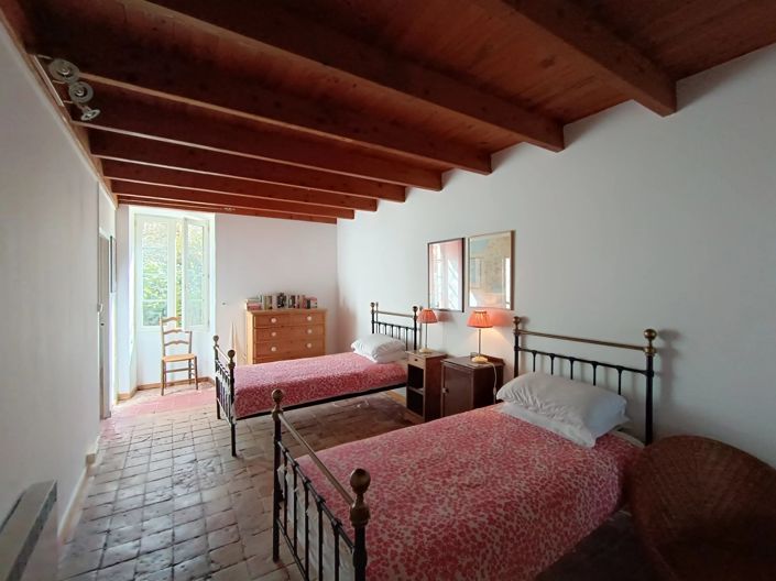 Image No.10-4 Bed House for sale