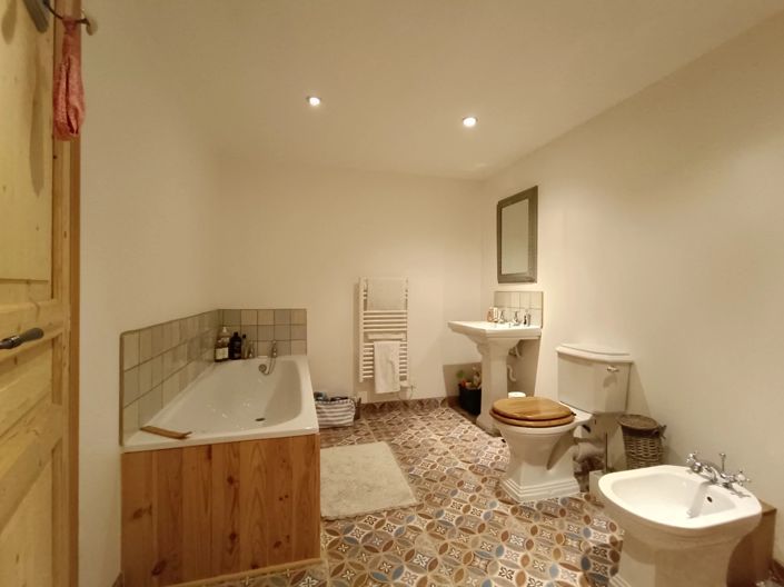 Image No.13-4 Bed House for sale