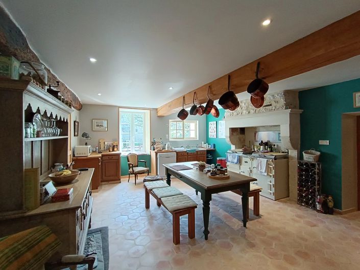 Image No.6-4 Bed House for sale