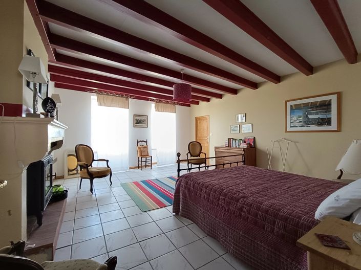 Image No.8-4 Bed House for sale