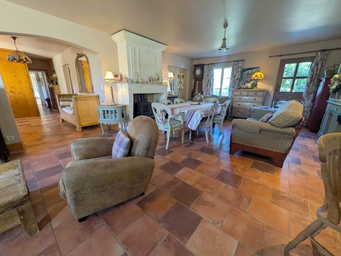 Image No.5-7 Bed House for sale