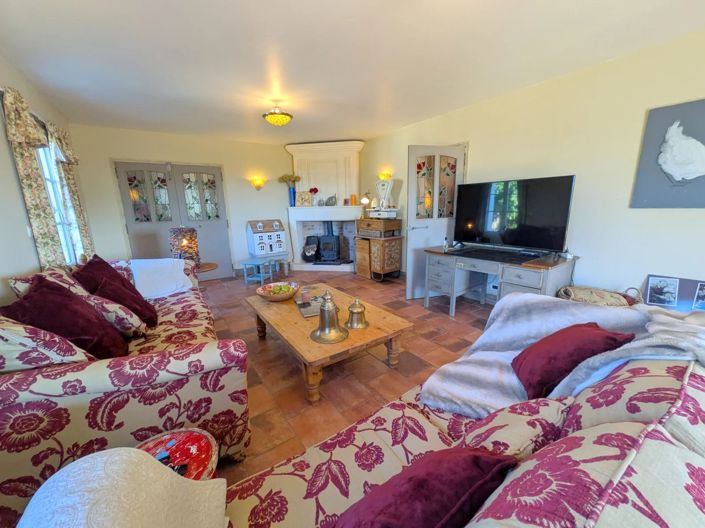 Image No.8-7 Bed House for sale