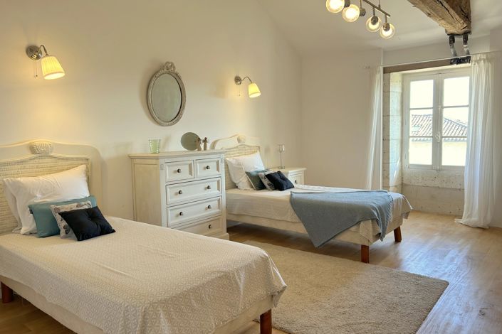 Image No.13-4 Bed House for sale