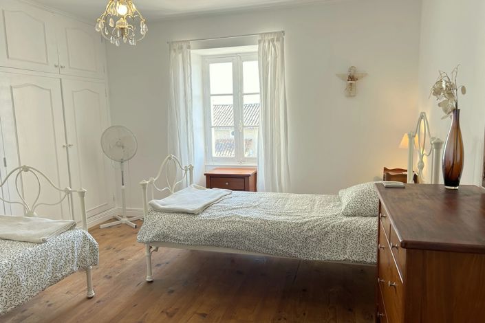 Image No.15-4 Bed House for sale