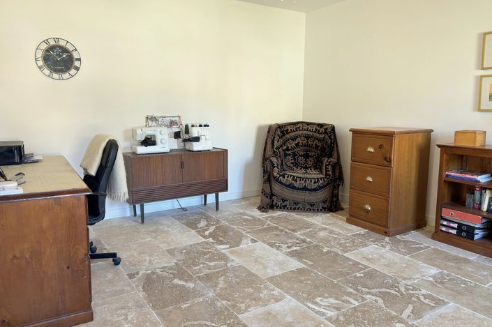 Image No.9-4 Bed House for sale