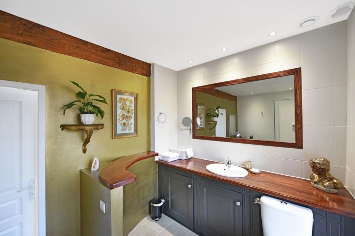 Image No.12-10 Bed House for sale