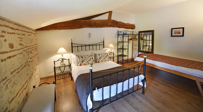 Image No.15-10 Bed House for sale