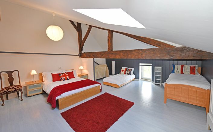 Image No.8-10 Bed House for sale