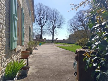 bdefaefbdcb1897aac69829451c1dadda580b3a351408