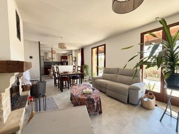 b0b4fc0e1a4e9734791af35481be2ebb53ff64bc0a409