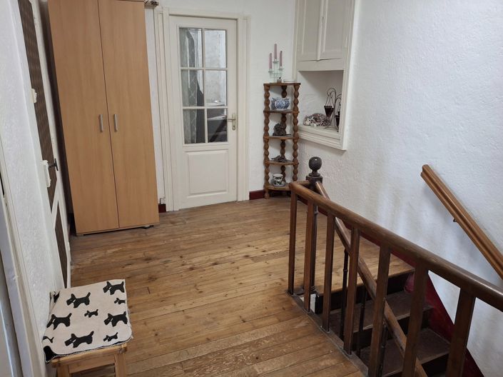 Image No.9-2 Bed House for sale