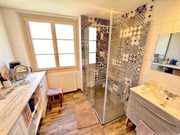 8205f52fe7fdae8c3aa032d69d88964bfcecb248ea324