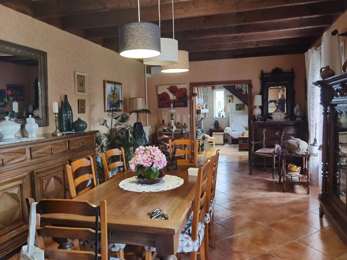 Image No.3-6 Bed House for sale