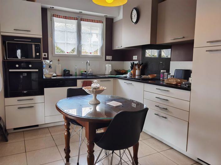 Image No.7-6 Bed House for sale