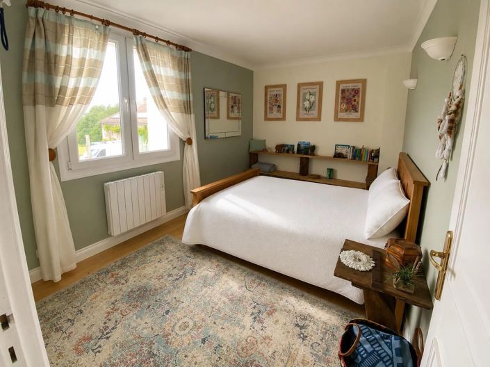 Image No.6-4 Bed House for sale