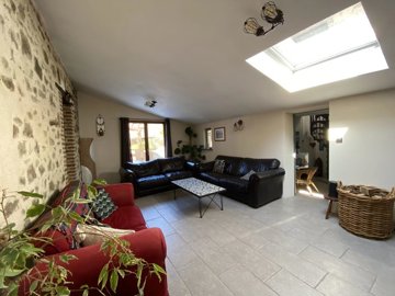 ca3b8a782594c335adf00070274ac82f1675a8fb10403