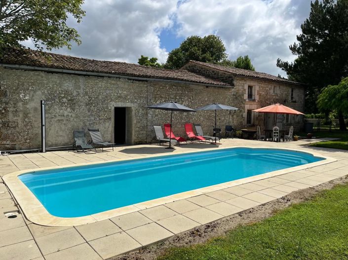 Image No.2-Maison de 11 chambres à vendre à Saint-Genis-de-Saintonge