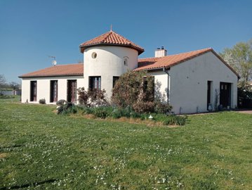 1 - Saint-Martin-de-Mâcon, House