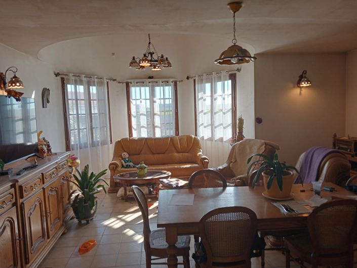 Image No.7-3 Bed House for sale