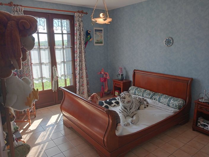 Image No.8-3 Bed House for sale