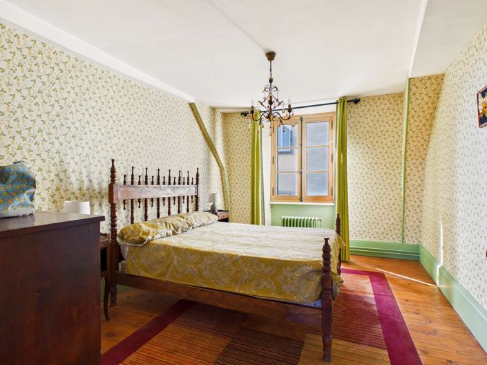 Image No.10-9 Bed House for sale