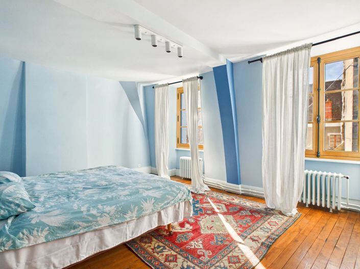 Image No.11-9 Bed House for sale